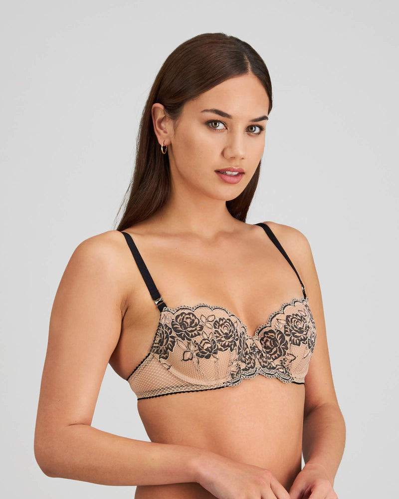 Model wears Everlasting Love Contour Bra in CAMEO ROSE / BLACK. On body side view