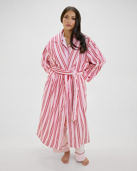Model wears Riviera Robe in PALE LILAC/SALSA RED. On body front view