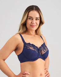 Model wears Coral Twin Pack Underwire Bra in PEARL BLUSH/MEDIEVAL BLUE. On body side view