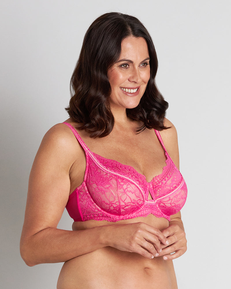Model wears Only Me Underwire Bra in CABARET/BELLINI. On body side view