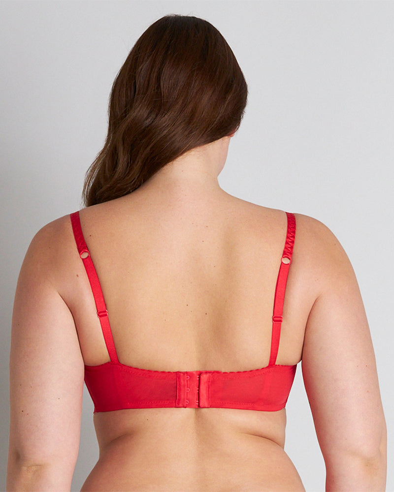 Model wears Sofia Underwire Bra in BITTERSWEET. On body back view