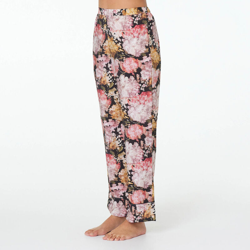 Model wears Aster Long PJ Pant in HYDRANGEA PRINT. On body side view