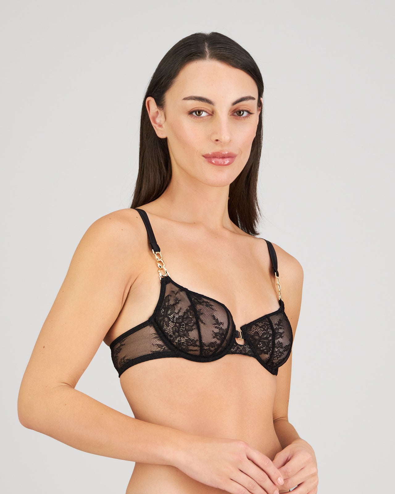 Model wears Scarlet Lover Underwire Bra in BLACK. On body side view