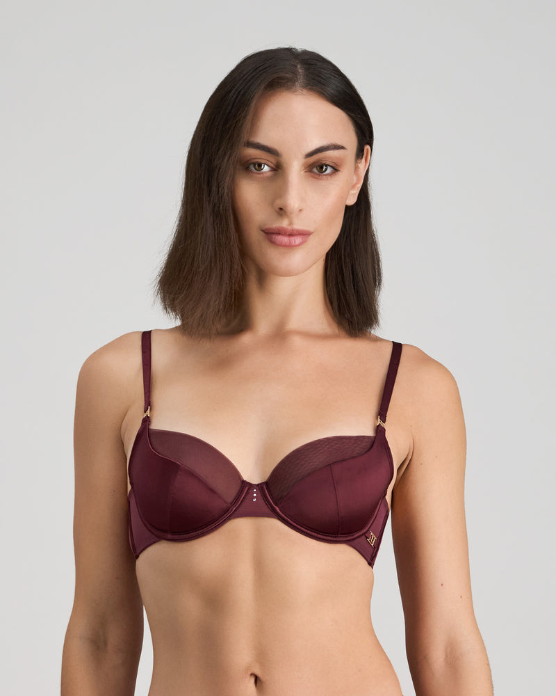Model wears Sheer Impact Contour Bra in FIG. On body front view