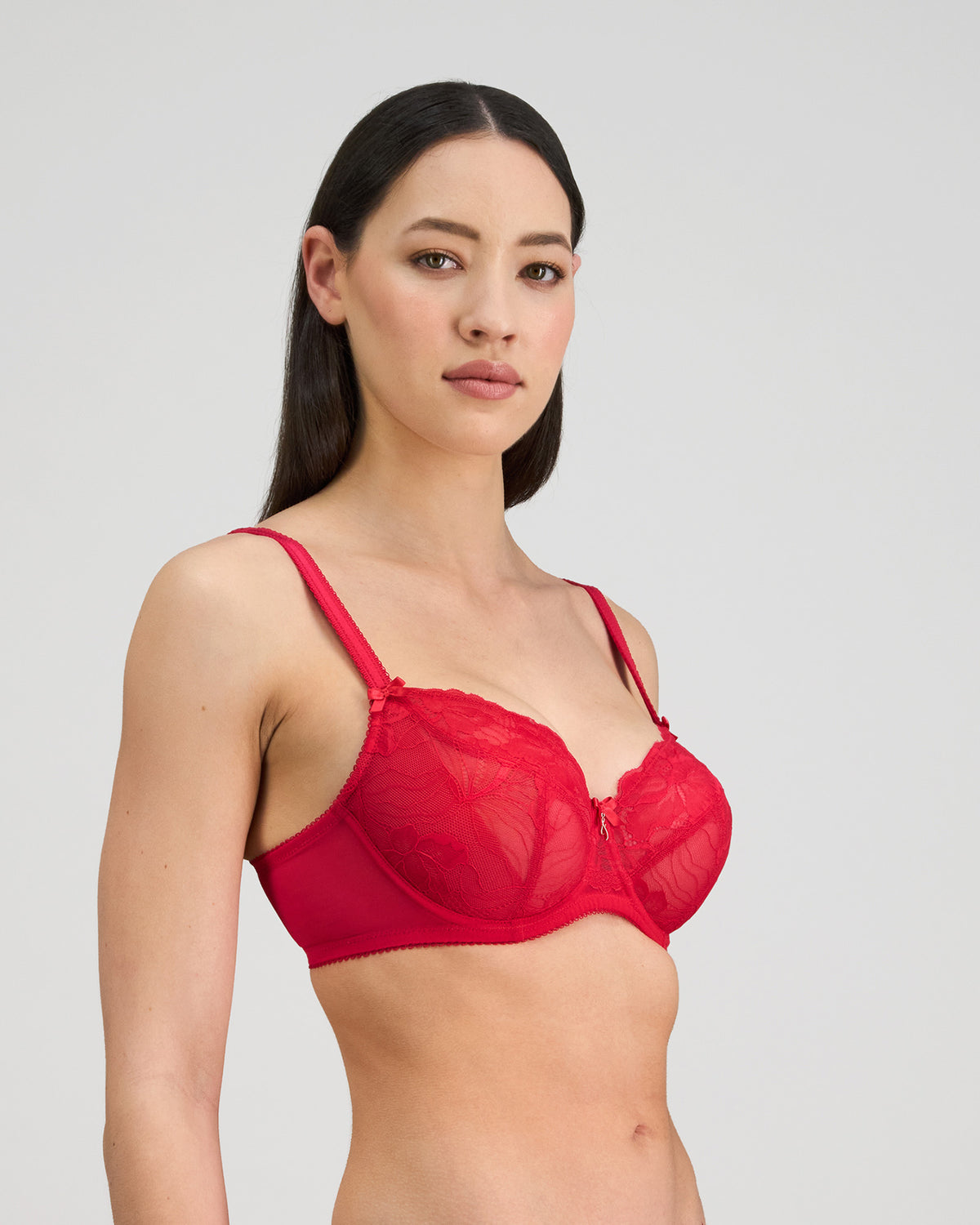 Model wears Farah Underwire Bra in JAZZY. On body side view