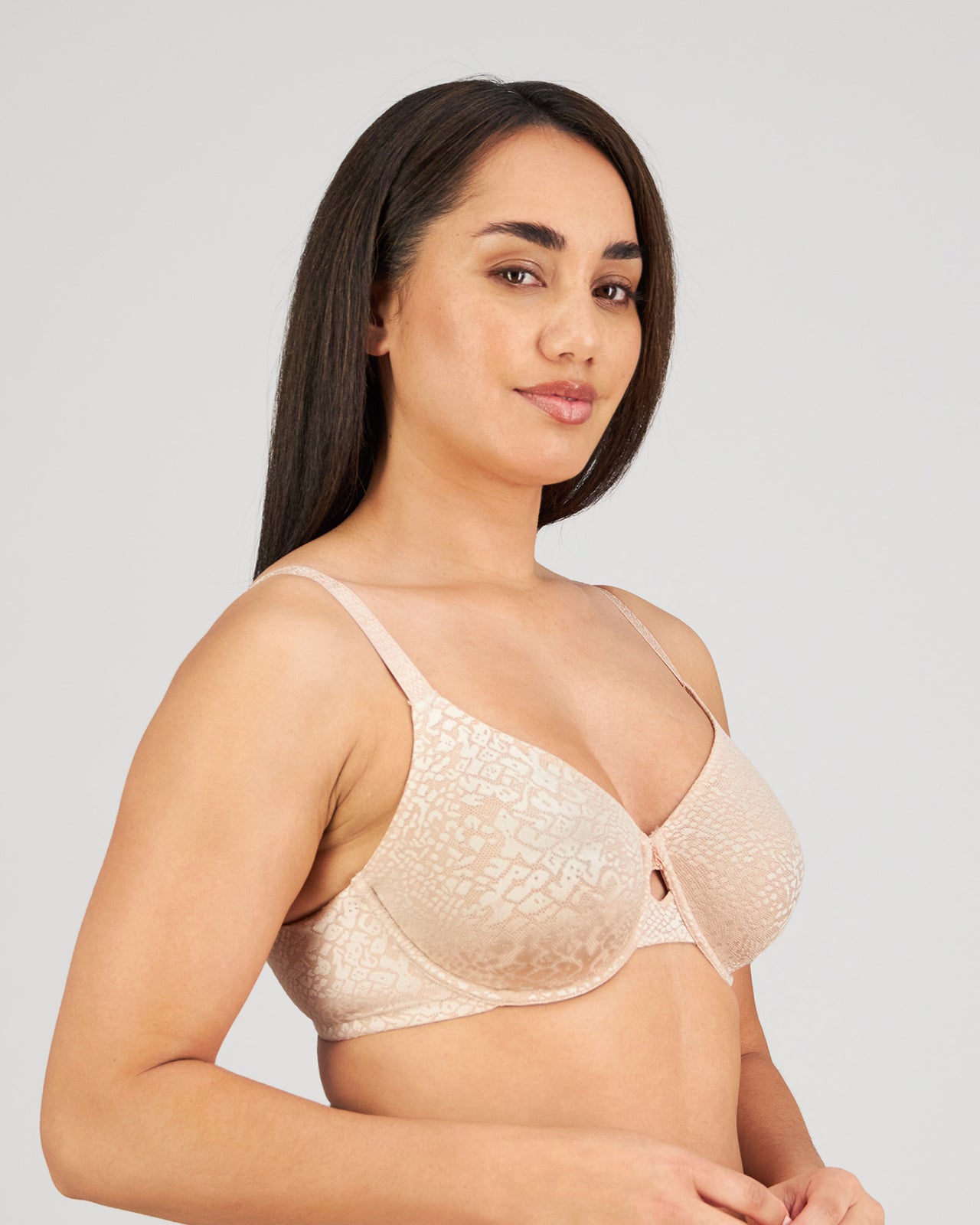 Model wears Manifest Underwire Bra in LATTE. On body side view
