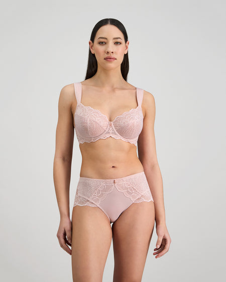 Midnight Express Underwire Bra in PALE LILAC. Feature shot