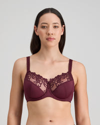 Model wears Coral Underwire Bra in FIG. On body front view