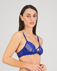 Model wears Siren Underwire Bra in SURF THE WEB. On body side view