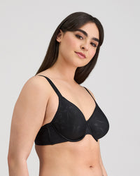Model wears Profile Perfect T-Shirt Contour Bra in BLACK. On body side view