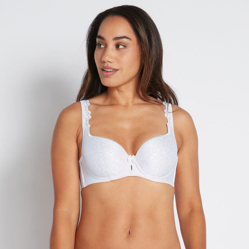 Model wears Damask Twin Pack Contour Bra Twin Pack in IBIS ROSE/WHITE. On body front view