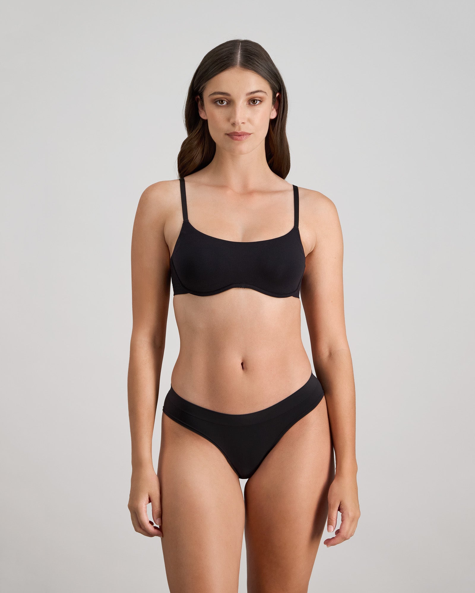 Extra-Ordinary Contour Bra in BLACK. Feature shot